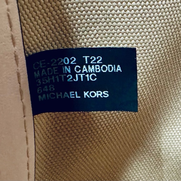 Michael Kors Baby Pink Handbag - Picture 14 of 14
